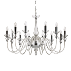 Lampadario in vetro, trasparente o bianco, soffiato e lavorato a mano. Montatura e dettagli in metallo rifinito in cromo.